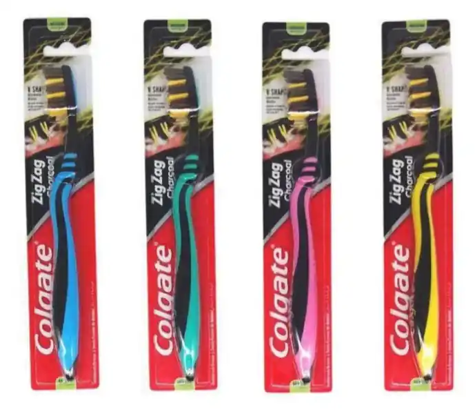 Colgate Zig Zag Charcoal zubní kartáček Medium 1ks Doprava Zdarma