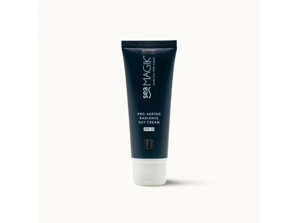 Dead Sea Spa Magik Denní rozjasňující krém SPF 15 s minerály z Mrtvého moře 75 mL Vrácení Zdarma